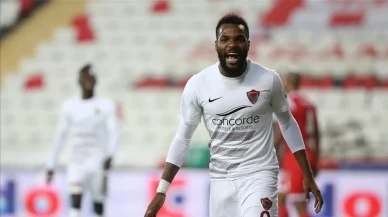 Aaron Boupendza 11. kattan düşerek yaşamını yitirdi