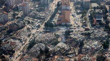 Bakan Şimşek, deprem bölgesindeki mücbir sebep halinin son kez uzatıldığını duyurdu