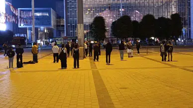 Taksim'de "Duran adam" eylemi yaptıkları için gözaltına alınan 19 kişi hakkında karar verildi