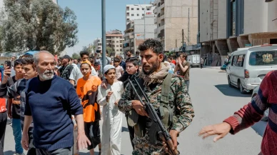 İsrail, Suriye'de 50’den fazla noktayı hedef aldı: En az 75 ölü