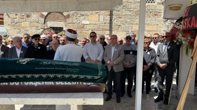 Fotoğraf sanatçısı Sırrı Göçen, Eski Foça'da son yolculuğuna uğurlandı