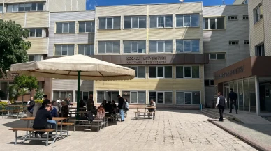 Kocaeli Üniversitesi Güzel Sanatlar Fakültesi binası çatlaklar sebebiyle boşaltıldı