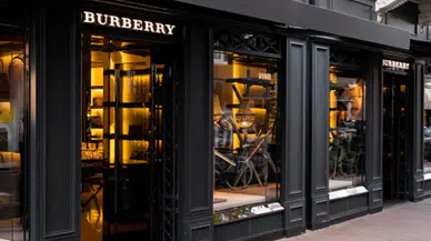 İşçilere çıkış, CEO’ya milyonluk maaş: Moda devi Burberry’den tepki çeken ödeme