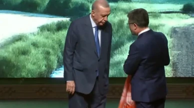 Erdoğan, Bakan Yumaklı'nın uzattığı Yörük poşusunu takmadı