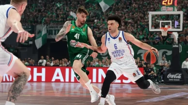 Anadolu Efes, EuroLeague'e veda etti: Cedi Osman maçın yıldızı oldu