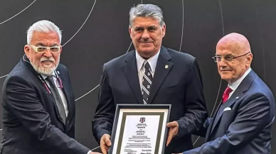 Serdal Adalı mazbatasını aldı: "Beşiktaş için gün istikrar günüdür"