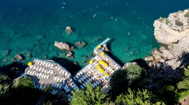 Antalya'nın mavi bayrak şampiyonu Muratpaşa’nın falez plajları oldu