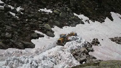 Yaz ortasında kar alarmı: Rize’de kar kalınlığı 5 metreyi aştı