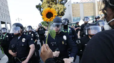 Los Angeles’ta protestolar büyüyor: Sokağa çıkma yasağı ilan edildi