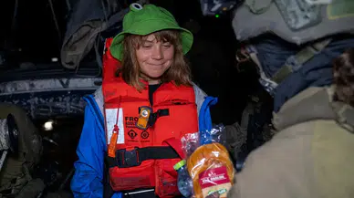 Madleen Gemisi'nde gözaltına alınan Greta Thunberg ve 3 aktivist, İsrail'den sınır dışı edildi