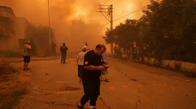 İzmir alev alev yanıyor: "Bugün ülkemizde 77 yangın oldu"