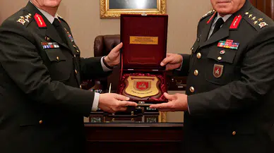 AK Parti'den kuvvet komutanlarının hizmet süresinin uzatılmasını da içeren kanun teklifi