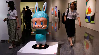 İnsan boyutundaki Labubu, Çin’de düzenlenen müzayedede rekor fiyata alıcı buldu!