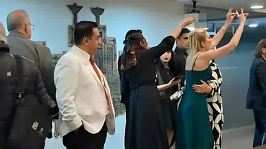 Yönetmen Ecre Begüm Bayrak’tan tutuklu öğrencilere ve Grup Yorum’a destek, sunucudan hakaretli müdahale