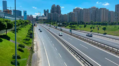 Bayramın ilk gününde İstanbul'da yollar boş kaldı!