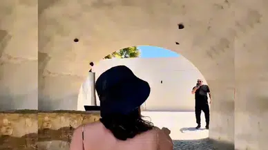 Alaçatı’da mekan krizi: “Başörtülü diye almadılar” iddiası sosyal medyayı karıştırdı!