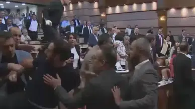 İBB Meclisi'nde gerilim: AK Partili Muhammet Kaynar'ın soruşturma sözleri arbedeye neden oldu