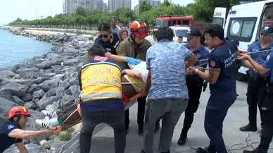 Zeytinburnu'nda bir kadın, sahilde yürüyüş yaparken kayalıklara düşerek yaralandı!