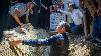 Ferdi Zeyrek’i Manisa’da on binler uğurladı: Özgür Özel cenazeyi elleriyle defnetti