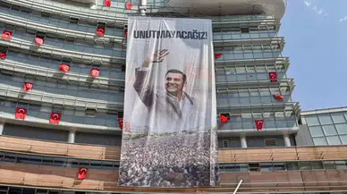 CHP Genel Merkezi’ne Ferdi Zeyrek’in fotoğrafı asıldı