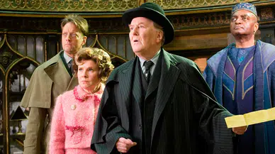 Harry Potter dizisinde Cornelius Fudge'ı canlandıracak isim de belli oldu