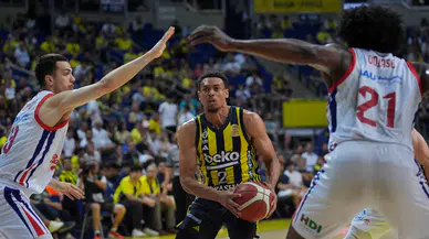 Fenerbahçe Beko yarı final ilk maçında Bahçeşehir Koleji'ni 93-76'yla geçti