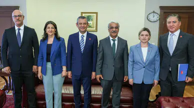 Özgür Özel, DEM Parti İmralı heyetini CHP Genel Merkezi’nde kabul etti