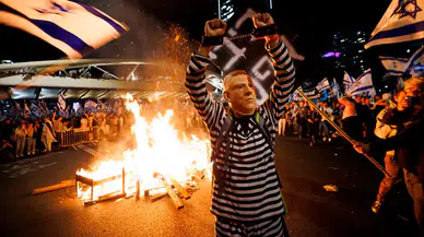 The New York Times: Netanyahu siyasi çıkarı için savaşı uzattı