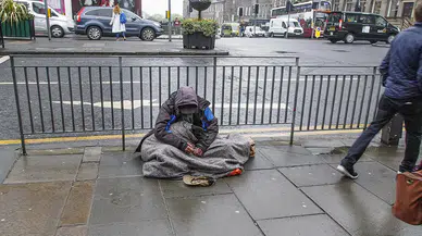 İtalya dilenciliği yasakladı