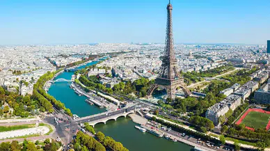 Bir asrın ardından tarihi an: Seine Nehri yüzmeye açıldı