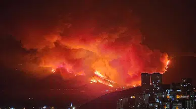 Bursa’da orman yangını: Gürsu ile Kestel arasında alevlerle mücadele sürüyor