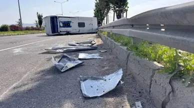 Erzurum’da askeri personel taşıyan servis devrildi: 13 kişi yaralandı