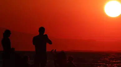 Yurt genelinde tropikal gece uyarısı: Sıcaklıklar mevsim normallerinin 6-12 derece üzerinde seyrediyor