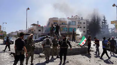 Suriye ordusu Süveyda’ya girdi