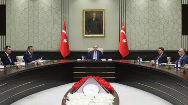 Erdoğan’dan kabine değişikliği sinyali: “Bazı arkadaşlarla son toplantımız olabilir”