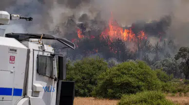 İzmir Bornova'da başlayan yangın Buca’ya sıçradı