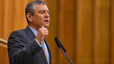 Özgür Özel’den RTÜK’ün Halk TV ve Sözcü TV’ye verdiği ekran karartma cezalarına tepki