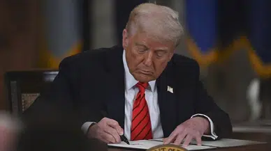 Trump'tan "tarihi" vergi ve harcama yasası