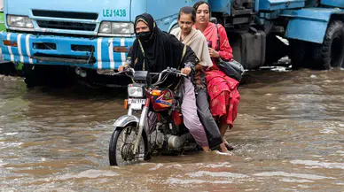 Pakistan'da yaşanan selde 11 kişi yaşamını yitirdi