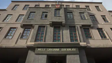 MSB: 3 PKK'lı terörist teslim oldu, binlerce yasa dışı geçiş engellendi