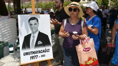 Ferdi Zeyrek, vefatının 40. gününde dualarla anıldı