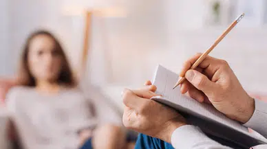 Ünlü “psikolog” Abdullah Volkan Uçak’ın diploması sahte çıktı