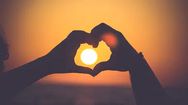 Neden duygusal olarak ulaşılamaz insanlara aşık oluruz? Ünlü psikolog açıkladı