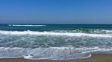 Olumsuz hava koşulları nedeniyle bazı illerde denize girmek yasaklandı