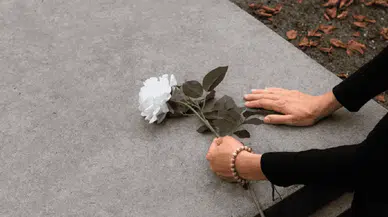 Şaşırtan meslek: “Tabut İtirafçısı” cenazelerde ölülerin sırlarını ortaya çıkartıyor