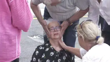 Mehmet Murat Çalık cezaevine gönderilmesinin ardından kız kardeşi hastane önünde fenalaştı