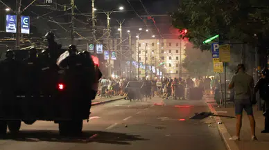 Sırbistan'daki iktidar karşıtı eylemlerde şiddetin dozu yükseliyor