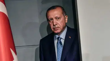 Akit yazarından Erdoğan’a “Emeklilik çağrısı”: Getirin adam gibi bir adam, tek adamdan kurtulun!