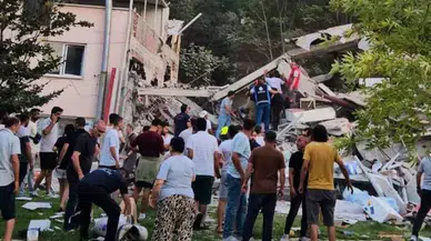 Balıkesir'de yıkılan binanın müteahhidi ve sahibi gözaltına alındı