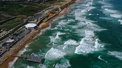Sakarya’da 3 ilçede olumsuz hava nedeniyle denize girişler 3 gün yasaklandı